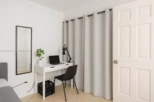 8615 SW 15th St, Pembroke Pines, FL 33025 - Photo 5