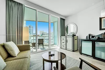 4391 Collins Ave #915, Miami Beach, FL 33140 - Photo 3