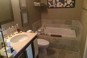 2641 N Flamingo Rd, Sunrise, FL 33323 - Photo 21