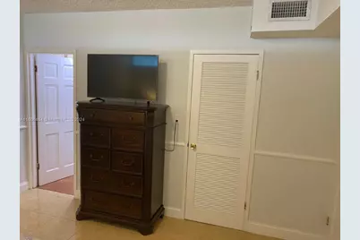 5401 Collins Ave #412, Miami Beach, FL 33140 - Photo 29