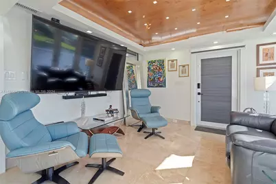 6616 E Miami Lakes Dr E, Miami Lakes, FL 33014 - Photo 11