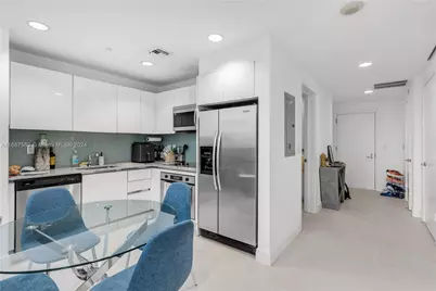 1060 Brickell Ave #409, Miami, FL 33131 - Photo 7