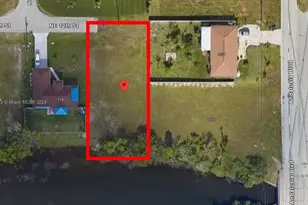 722 NE 12th St, Cape Coral, FL 33909 - Photo 1