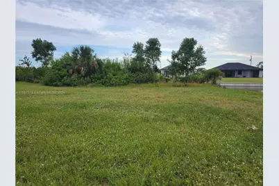 722 NE 12th Street, Cape Coral, FL 33909 - Photo 3