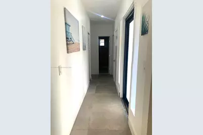 10825 Peachtree Dr, Miami, FL 33161 - Photo 11