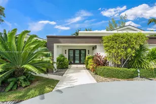 8900 Bay Dr, Surfside, FL 33154 - Photo 25