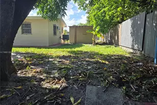 961 E 32nd St, Hialeah, FL 33013 - Photo 21