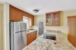 350 Collins Ave, Miami Beach, FL 33139 - Photo 11