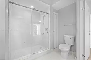 3225 NE 184th St, Aventura, FL 33160 - Photo 19