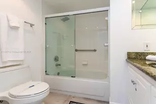 19999 E Country Club Dr, Aventura, FL 33180 - Photo 31