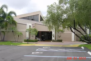 8411 Lagos De Campo Blvd, Tamarac, FL 33321 - Photo 11