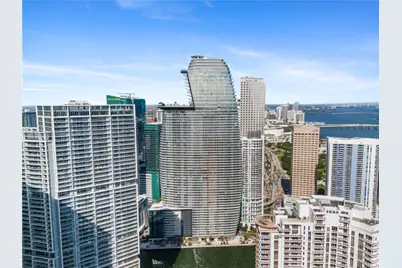 300 Biscayne Way #2103, Miami, FL 33131 - Photo 1