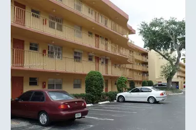 447 NE 195th St #117, Miami, FL 33179 - Photo 1