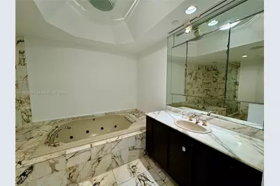 3700 Island Blvd #C-202, Aventura, FL 33160 - Photo 15
