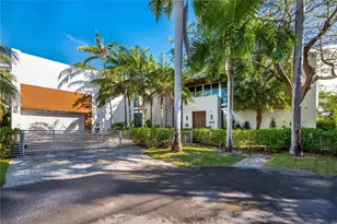 400 Tamarind Dr, Hallandale Beach, FL 33009 - Photo 1