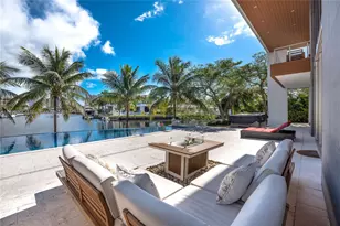 400 Tamarind Dr, Hallandale Beach, FL 33009 - Photo 3