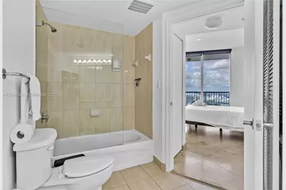 1750 N Bayshore Dr #5014, Miami, FL 33132 - Photo 31