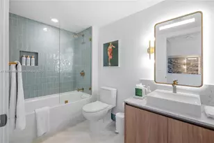 159 NE 6th St, Miami, FL 33132 - Photo 25