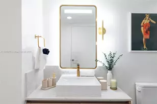 159 NE 6th St, Miami, FL 33132 - Photo 17