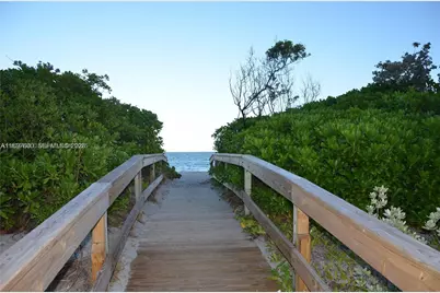 800 Parkview Dr #708, Hallandale Beach, FL 33009 - Photo 29