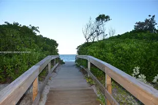800 Parkview Dr, Hallandale Beach, FL 33009 - Photo 29