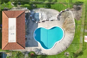 1104 N Hiatus Rd, Pembroke Pines, FL 33026 - Photo 15