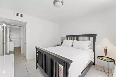 5700 Collins Ave #5B, Miami Beach, FL 33140 - Photo 21