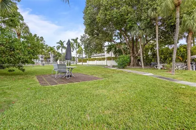 501 Blue Heron Dr #202-A, Hallandale Beach, FL 33009 - Photo 19