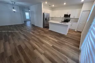 256 SW 159th Terrace, Pembroke Pines, FL 33027 - Photo 11