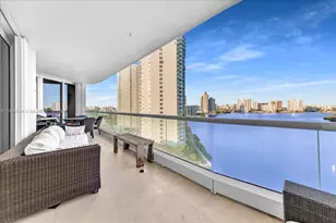 7000 Island Blvd, Aventura, FL 33160 - Photo 9