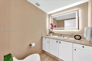 7000 Island Blvd, Aventura, FL 33160 - Photo 39