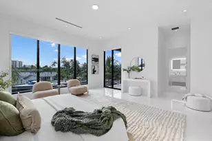 2040 NE 121st Rd, North Miami, FL 33181 - Photo 7