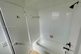 333 SW 86th Ave, Pembroke Pines, FL 33025 - Photo 5