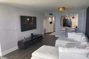 2555 Collins Ave, Miami Beach, FL 33140 - Photo 17