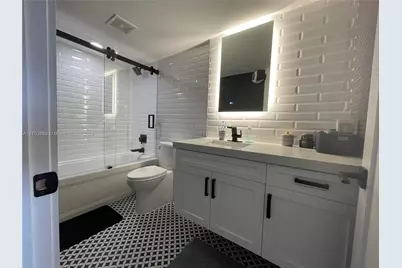 2555 Collins Ave #1409, Miami Beach, FL 33140 - Photo 27