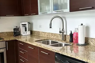 41 SE 5th St, Miami, FL 33131 - Photo 5