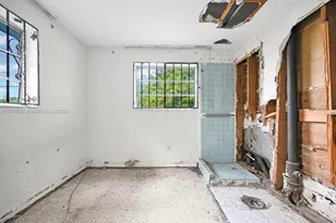 2100 NW 76th St, Miami, FL 33147 - Photo 31