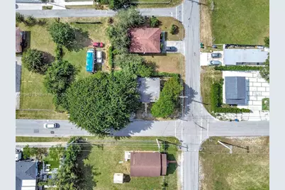 2100 NW 76th St, Miami, FL 33147 - Photo 39