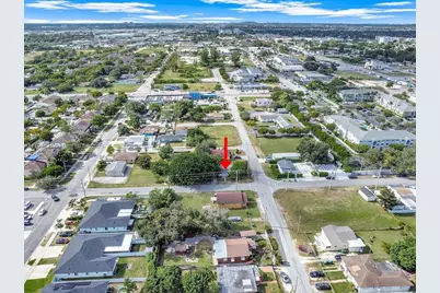 2100 NW 76th St, Miami, FL 33147 - Photo 35