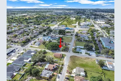 2100 NW 76th St, Miami, FL 33147 - Photo 37