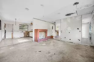 2100 NW 76th St, Miami, FL 33147 - Photo 15