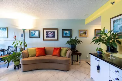 6767 Collins Ave #1409, Miami Beach, FL 33141 - Photo 7