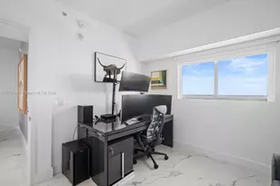 460 NE 28th St, Miami, FL 33137 - Photo 19