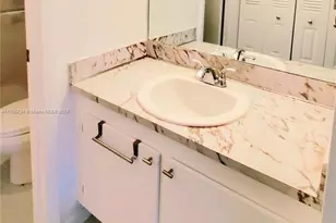 10304 Sunrise Lakes Blvd, Sunrise, FL 33322 - Photo 19