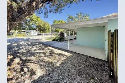 1820 SW 11th Ct, Fort Lauderdale, FL 33312 - Photo 5