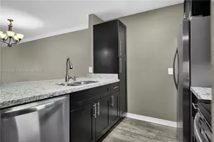 8550 N Sherman Cir, Miramar, FL 33025 - Photo 15