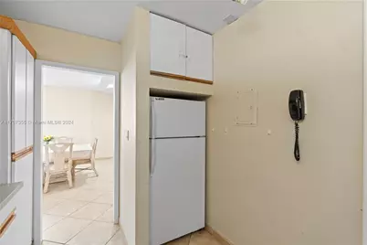 5005 Collins Ave #425, Miami Beach, FL 33140 - Photo 13