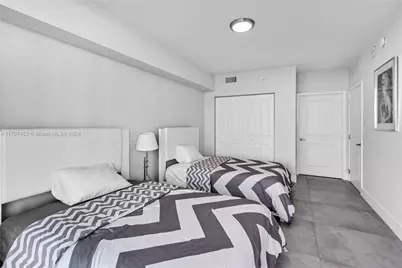 400 Sunny Isles Blvd #1607, Sunny Isles Beach, FL 33160 - Photo 17