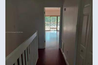 20033 NE 2nd Pl #20033, Miami, FL 33179 - Photo 15