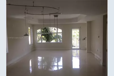 2700 NE 184th Ter #126, Aventura, FL 33160 - Photo 5